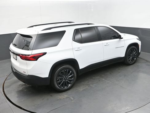 Used 2023 Chevrolet Traverse RS image 38