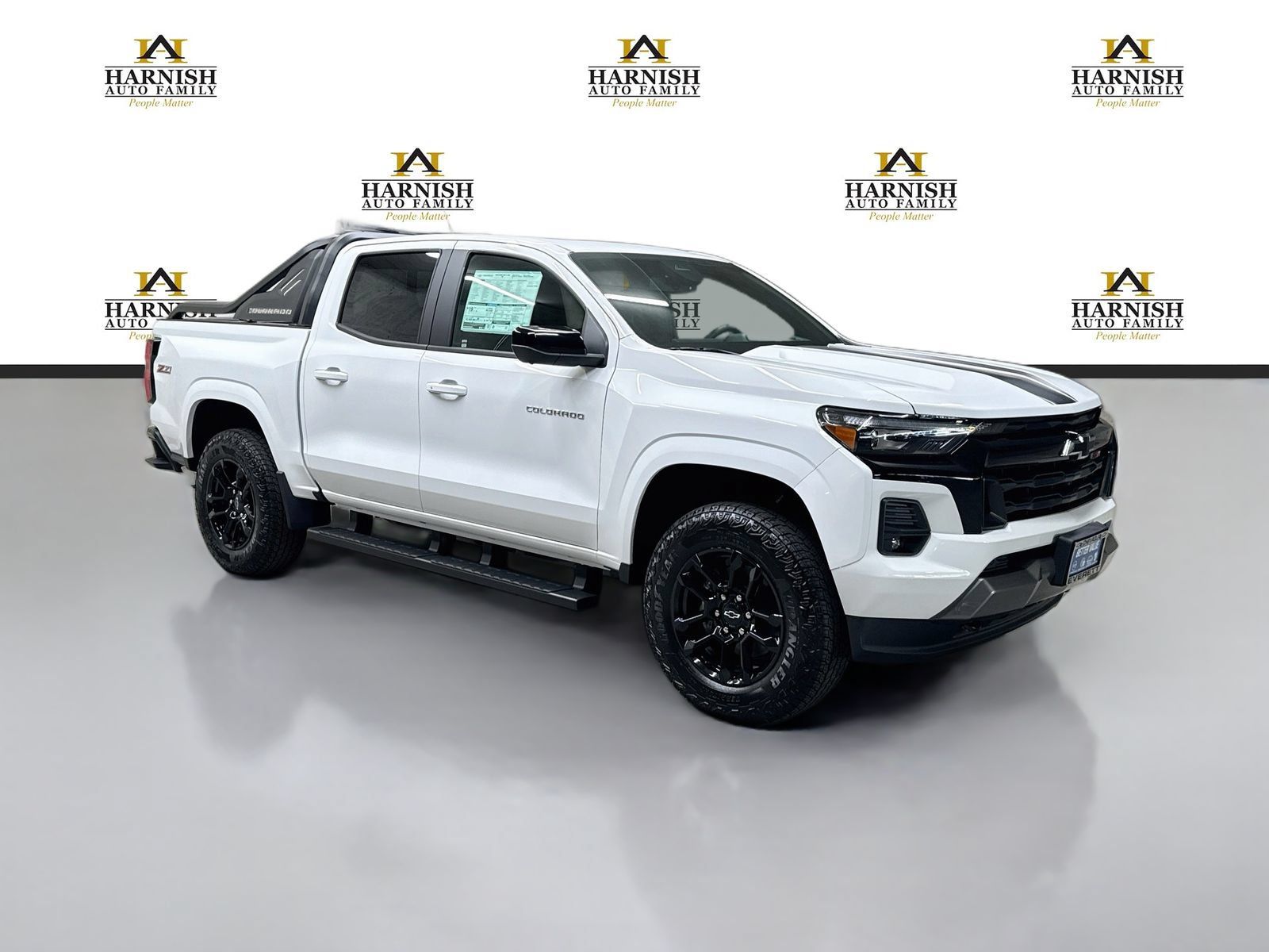 New 2026 Chevrolet Colorado Z71 w/ Midnight Edition AWD/4WD image 3