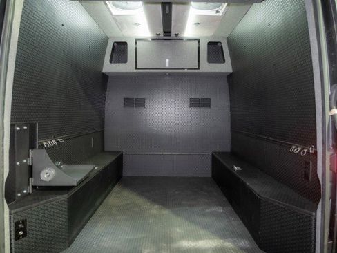 Used 2021 Mercedes-Benz Sprinter 2500 image 11