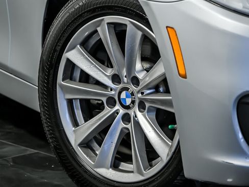 Used 2015 BMW 528i xDrive Sedan AWD/4WD image 3
