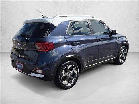 Certified 2026 Hyundai Venue SEL FWD image 5