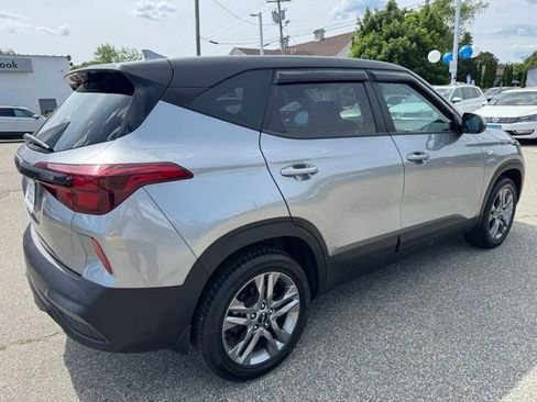 Used 2023 Kia Seltos LX AWD/4WD image 5