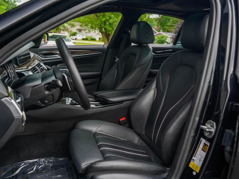 Used 2018 BMW 540i RWD image 12
