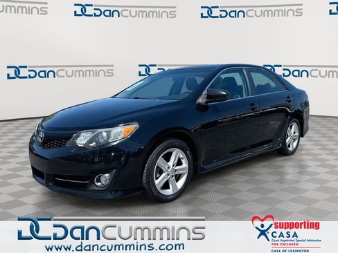 Used 2013 Toyota Camry SE FWD image 1