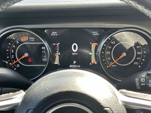 Used 2019 Jeep Wrangler Unlimited Sahara w/ Safety Group AWD/4WD image 24