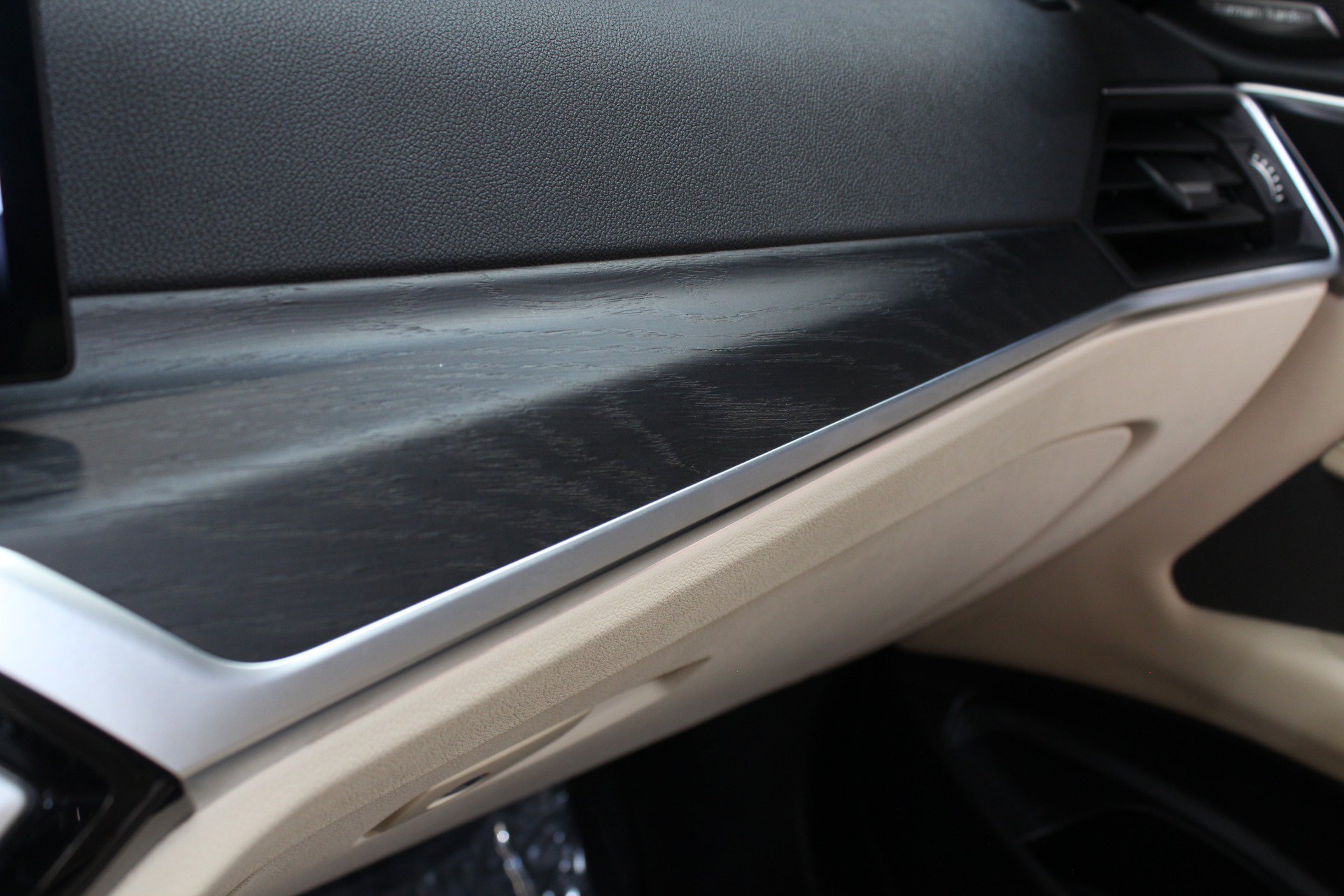 Used 2024 BMW 430i Convertible w/ Premium Package RWD image 68