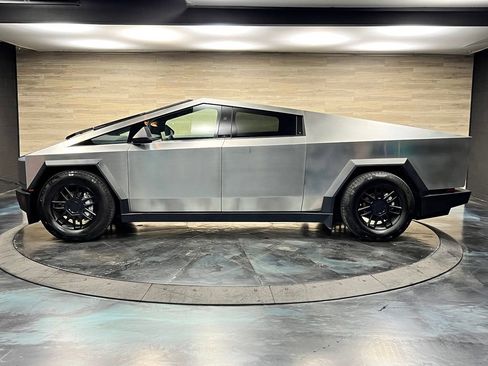 Used 2025 Tesla Cybertruck Cyberbeast AWD/4WD image 20