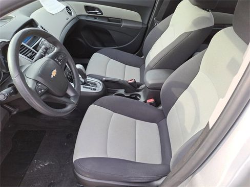 Used 2014 Chevrolet Cruze LS image 22