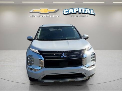 Used 2023 Mitsubishi Outlander SE FWD image 9