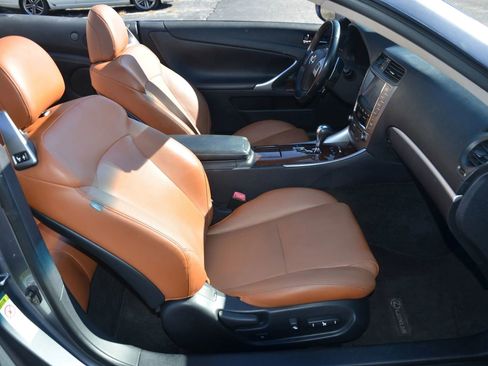 Used 2014 Lexus IS 250C w/ Luxury Package image 12