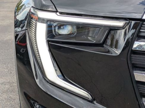 Used 2025 GMC Acadia Elevation FWD image 8