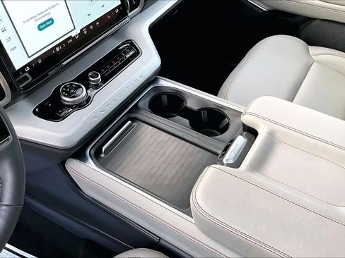 Used 2025 Ford Expedition Max Active image 17