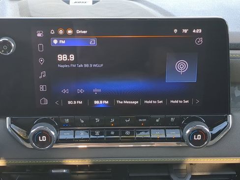 Used 2025 Chevrolet Colorado ZR2 w/ Technology Package image 18