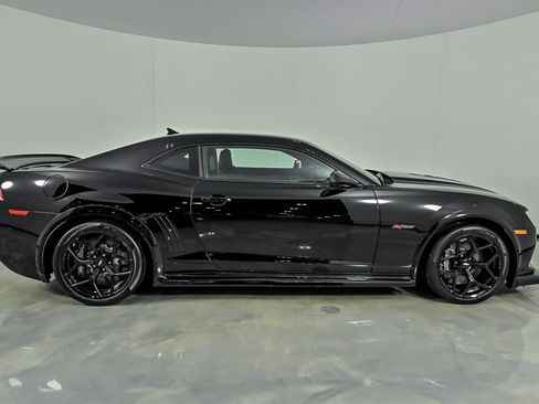 Used 2015 Chevrolet Camaro Z/28 RWD image 10