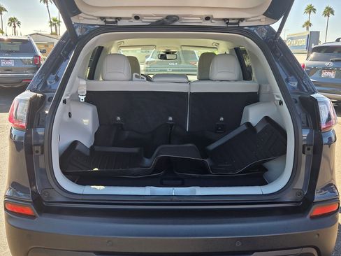 Used 2021 Jeep Cherokee Latitude Lux w/ Comfort/Convenience Group image 7