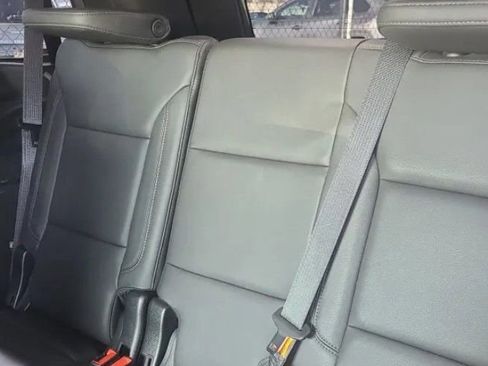 Used 2022 Chevrolet Tahoe LT w/ LT Signature Plus Package image 13