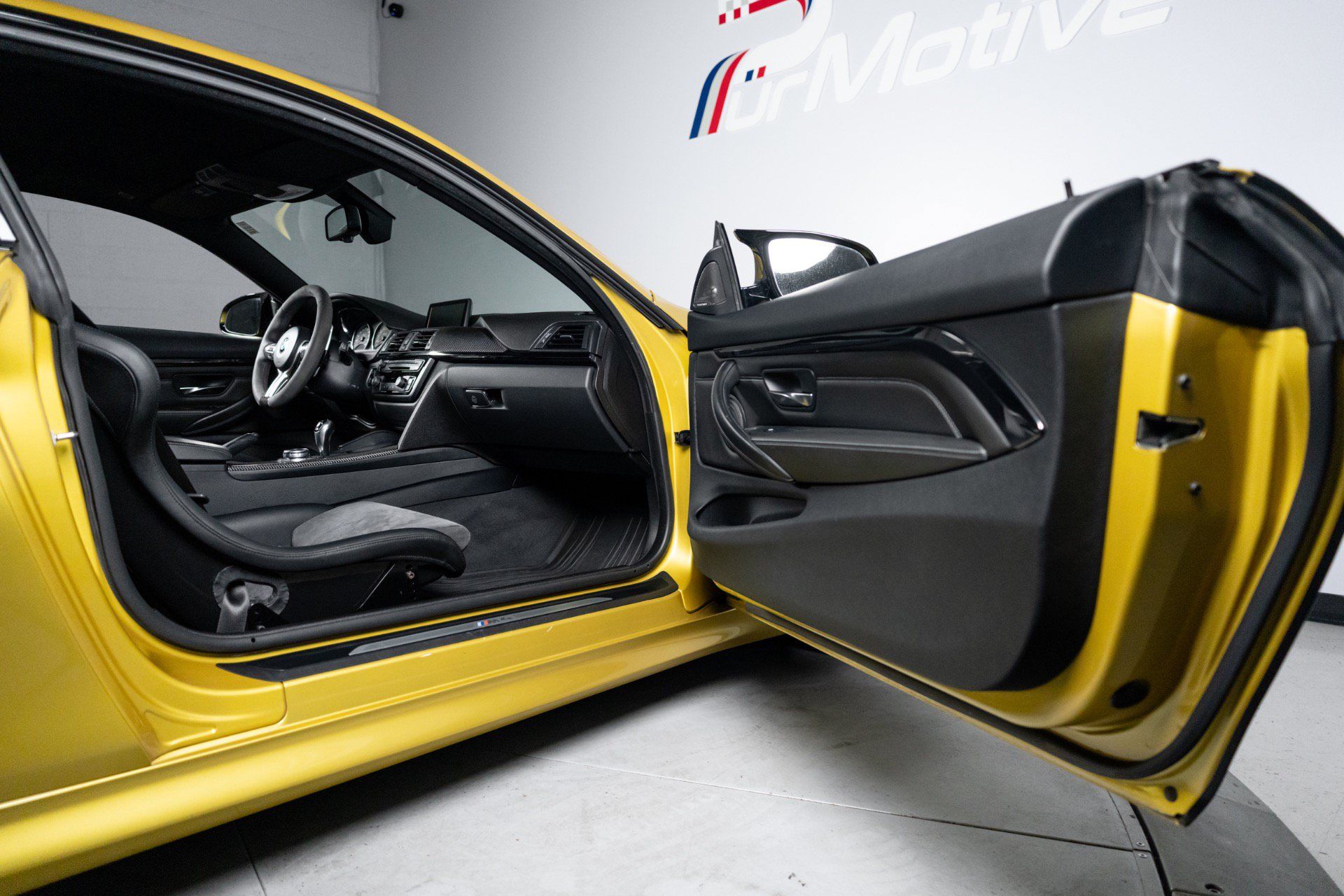 Used 2015 BMW M4 Coupe RWD image 65