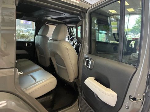 Used 2023 Jeep Wrangler Unlimited Sahara AWD/4WD image 35