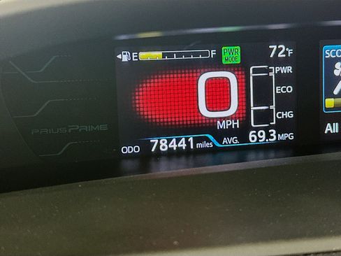 Used 2017 Toyota Prius Prime Advanced image 19