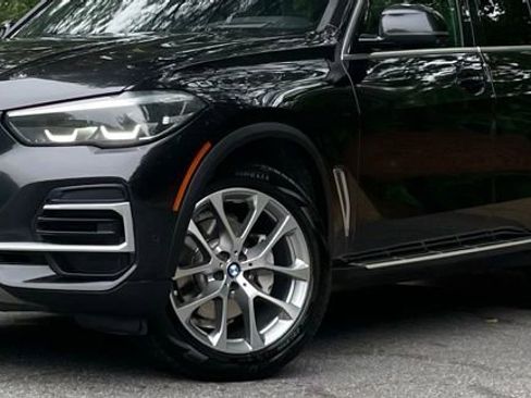 Used 2022 BMW X5 sDrive40i w/ Premium Package RWD image 2