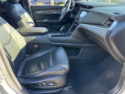 Used 2018 Cadillac XT5 Platinum w/ Driver Assist Package image 22