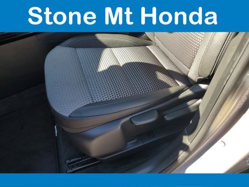 Used 2025 Chevrolet Trax LT w/ LT Convenience Package image 20