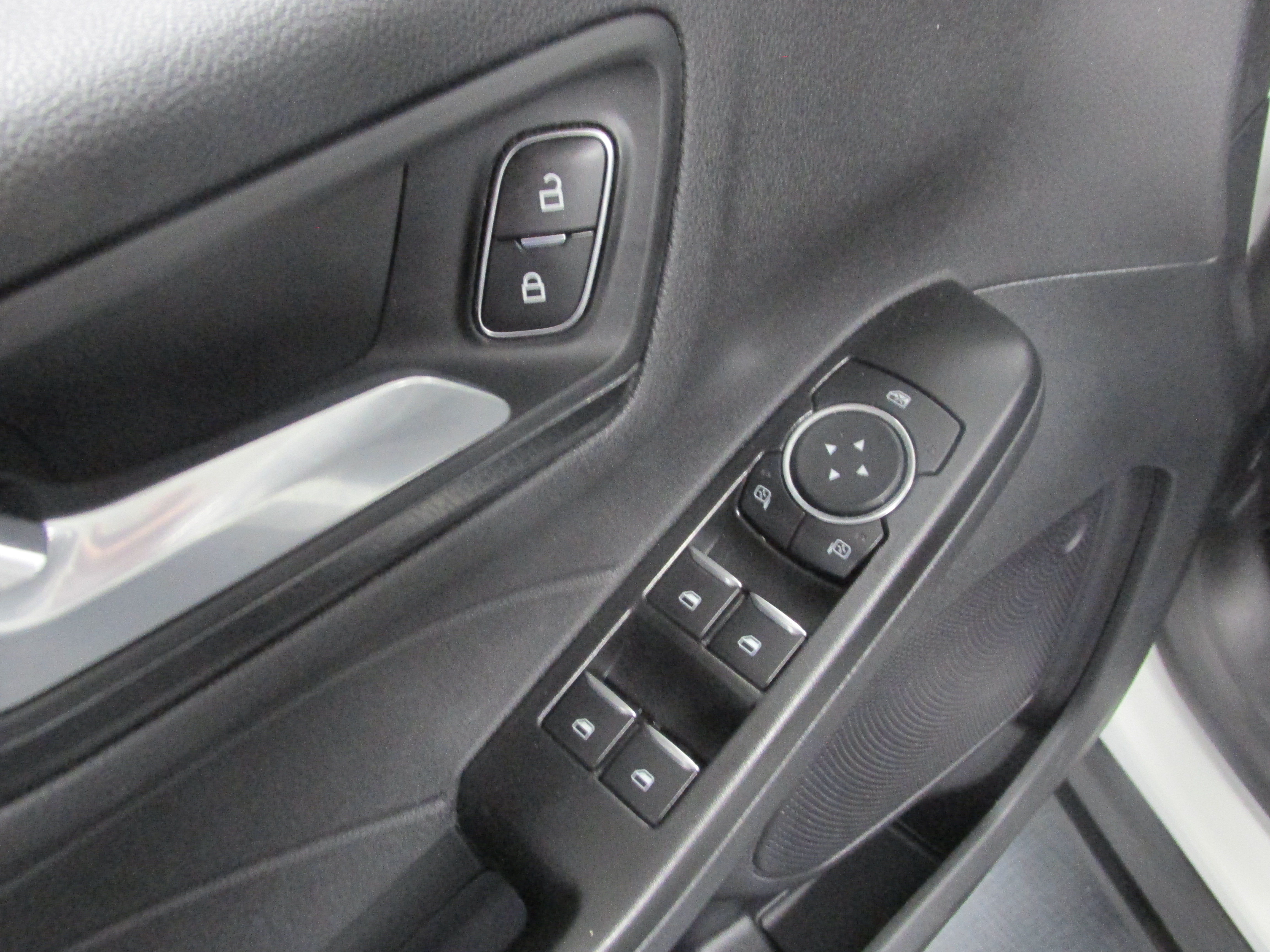 Used 2022 Ford Escape SEL w/ SEL Stealth AWD Package image 32
