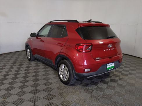 Used 2020 Hyundai Venue SEL FWD image 5