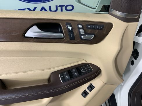 Used 2017 Mercedes-Benz GLS 450 4MATIC image 15