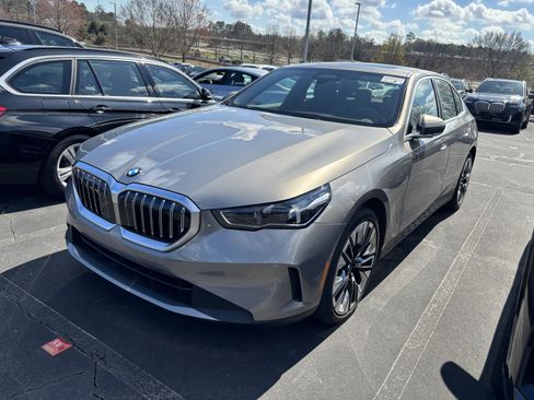 Used 2024 BMW 530i image 12