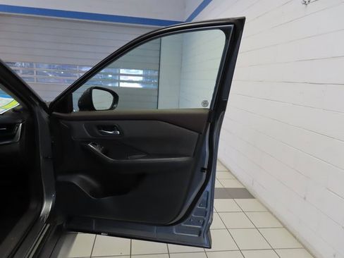 Used 2023 Nissan Rogue SV image 28