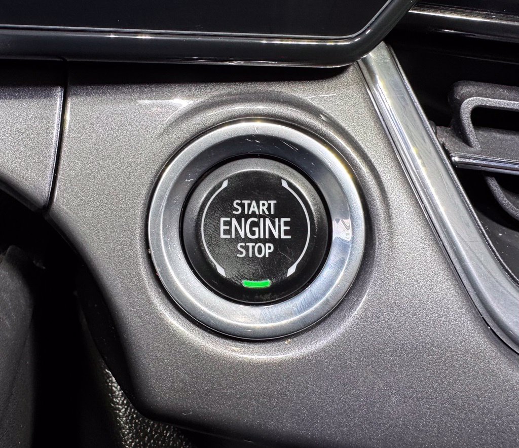 Used 2025 Chevrolet Trax ACTIV w/ Sunroof Package FWD image 27