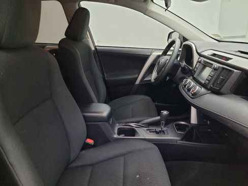 Used 2018 Toyota RAV4 LE image 21