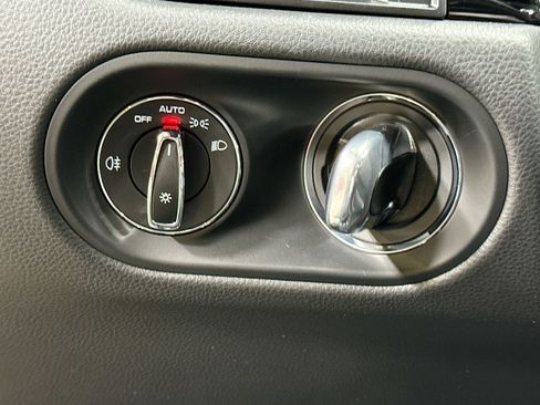 Certified 2026 Porsche Macan image 34