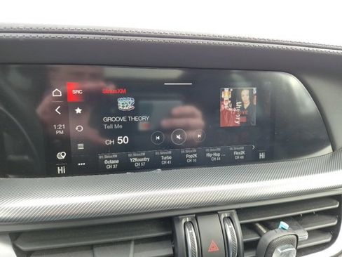 Used 2024 Alfa Romeo Stelvio Veloce image 13