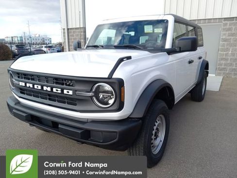 New 2025 Ford Bronco 4-Door image 7