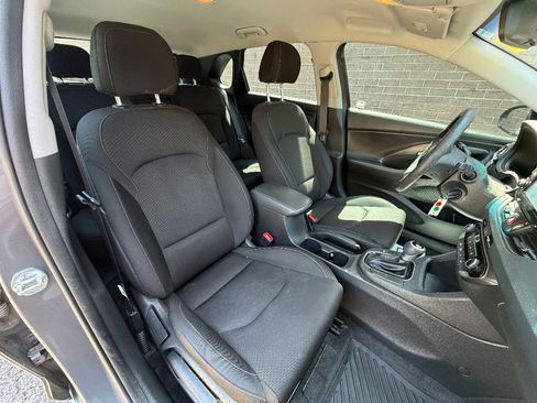 Used 2018 Hyundai Elantra GT FWD image 31