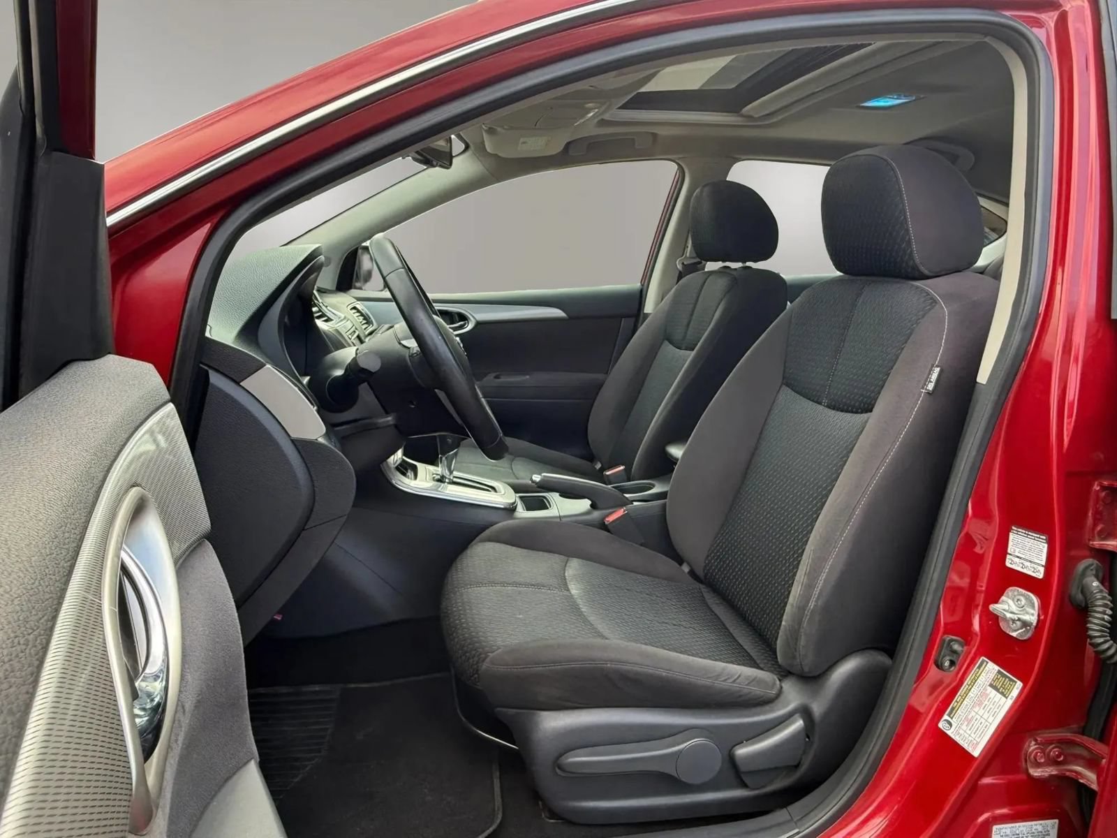 Used 2013 Nissan Sentra SR w/ Premium Pkg FWD image 11