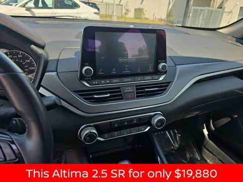 Used 2024 Nissan Altima 2.5 SR FWD image 25