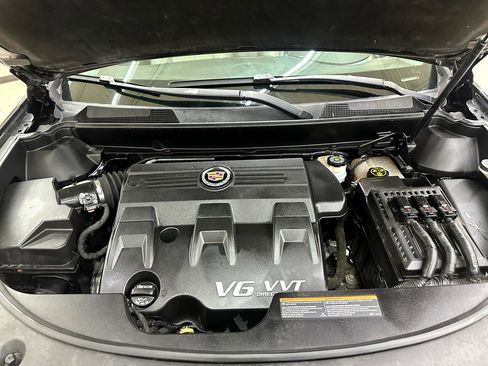 Used 2016 Cadillac SRX Luxury w/ Driver Awareness Package image 41