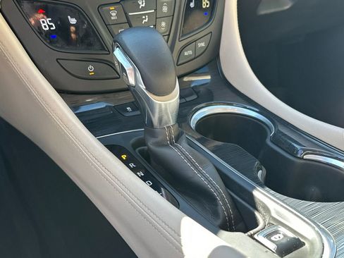 Used 2018 Buick Envision Essence image 32