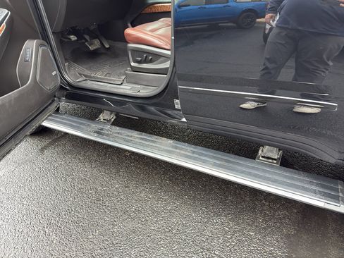 Used 2019 Chevrolet Tahoe Premier w/ Premier Plus Edition image 11