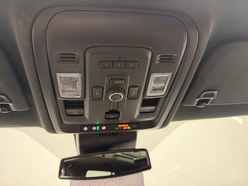 Used 2023 Chevrolet Tahoe Premier AWD/4WD image 37