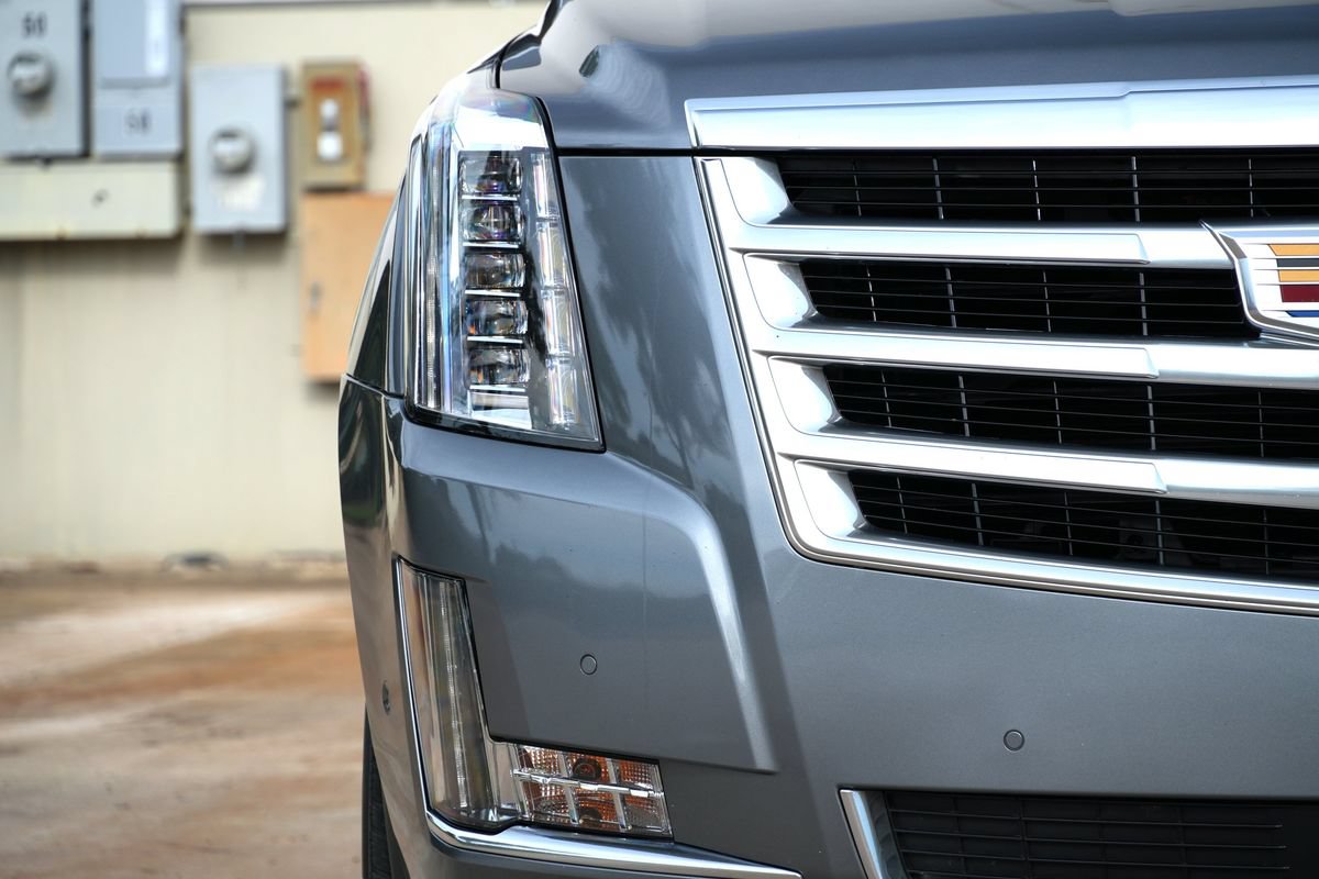 Used 2019 Cadillac Escalade Premium Luxury AWD/4WD image 20