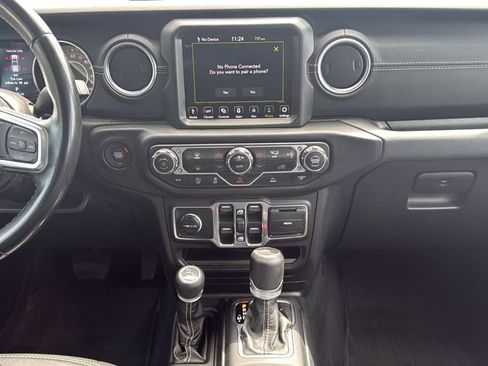 Used 2022 Jeep Gladiator Overland w/ Popular Equipment Package AWD/4WD image 15