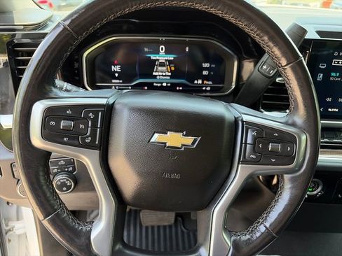 Used 2022 Chevrolet Silverado 1500 LT AWD/4WD image 22