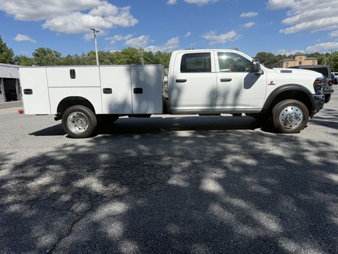 New 2026 RAM 5500 Tradesman w/ Chrome Appearance Group AWD/4WD image 11