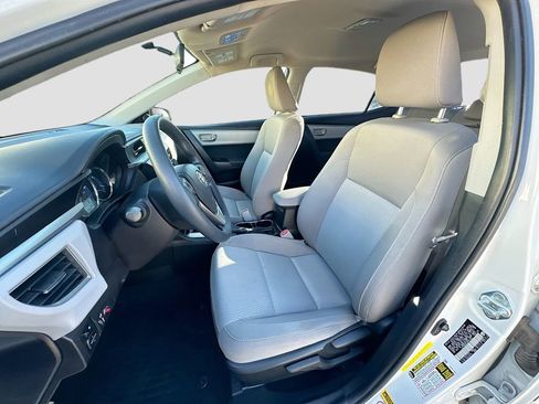Used 2016 Toyota Corolla LE image 25