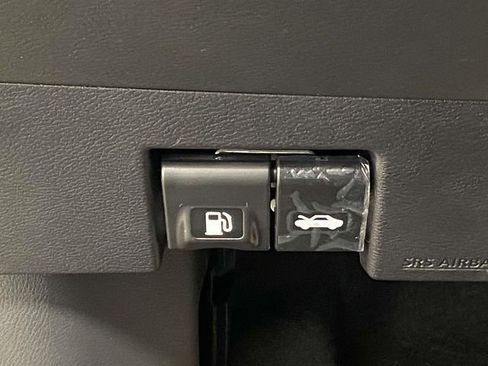 New 2025 Nissan Versa S w/ Trunk Package image 18