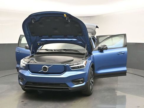 Used 2021 Volvo XC40 P8 Recharge w/ Advanced Package image 51